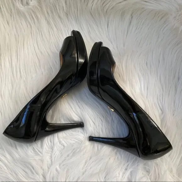 Prada patent leather peep toe blackpumps 5.5